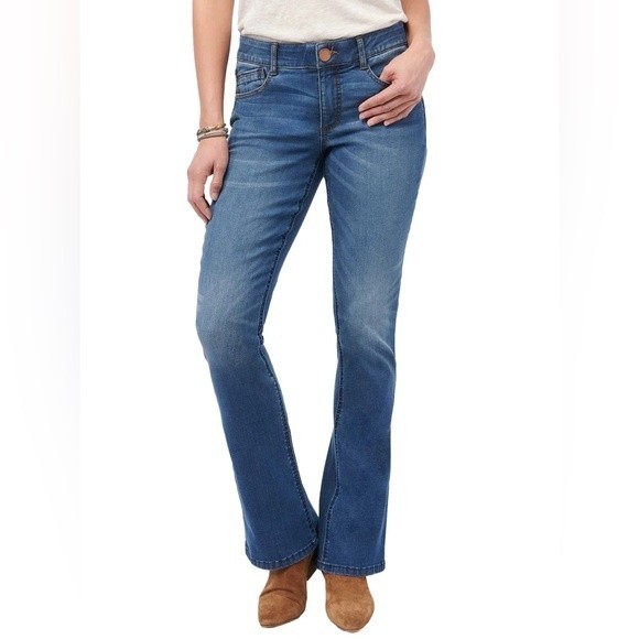 Democracy Denim - **NWOT Democracy Baby Bootcut “booty lift” Jeans SZ8